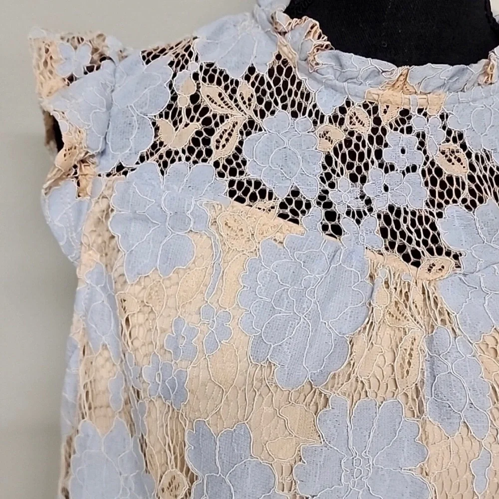 ❎💲SOLD 💲❎ NWT Nude & Periwinkle lined Floral Lace Sleeveless Blouse sz L - Picture 6 of 16